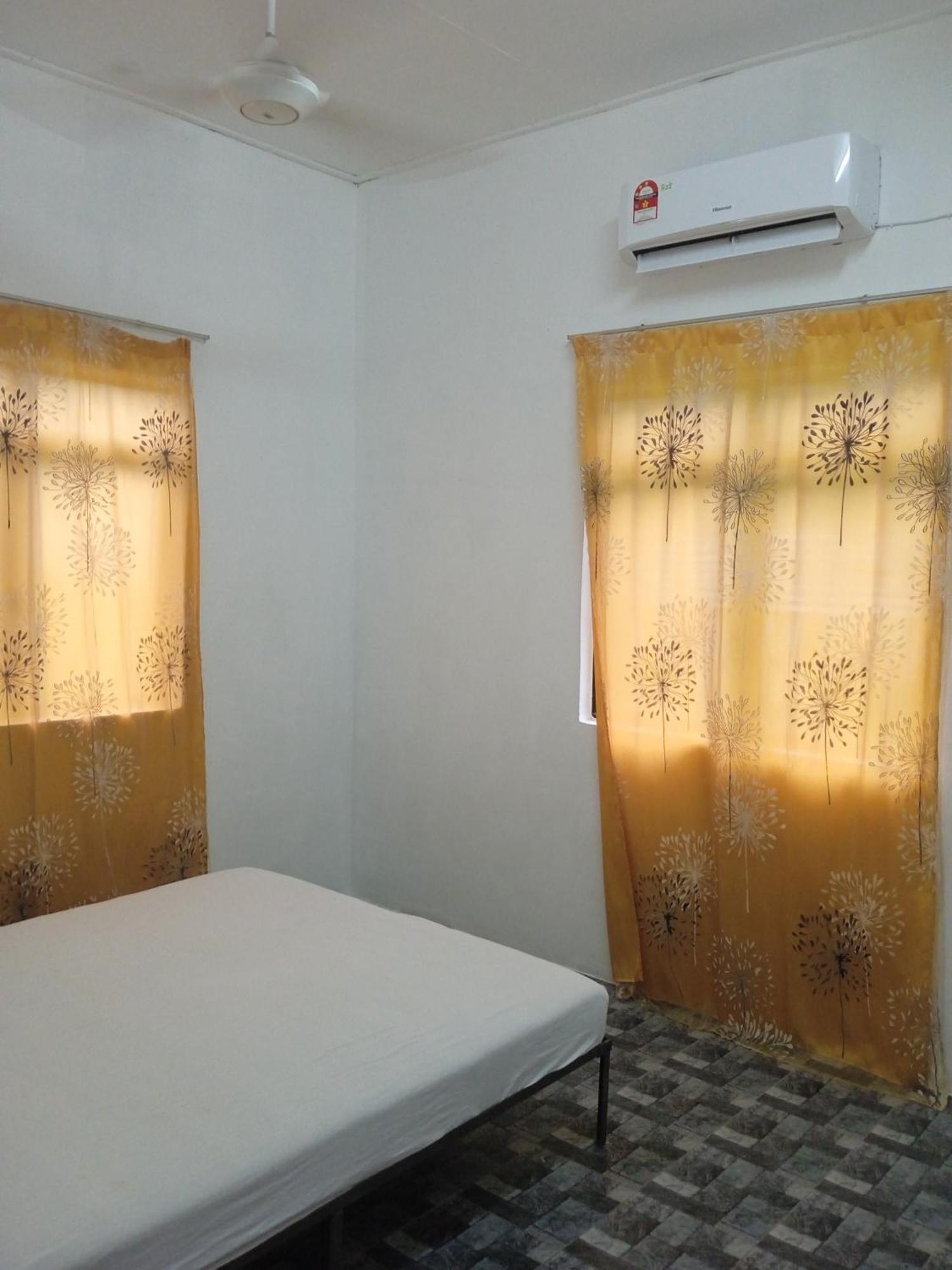 Homestay Idaman B B With 2 Room Aircond 2 Quen Bed And Not Sharing Room -Privacy Kuala Terengganu Exteriér fotografie